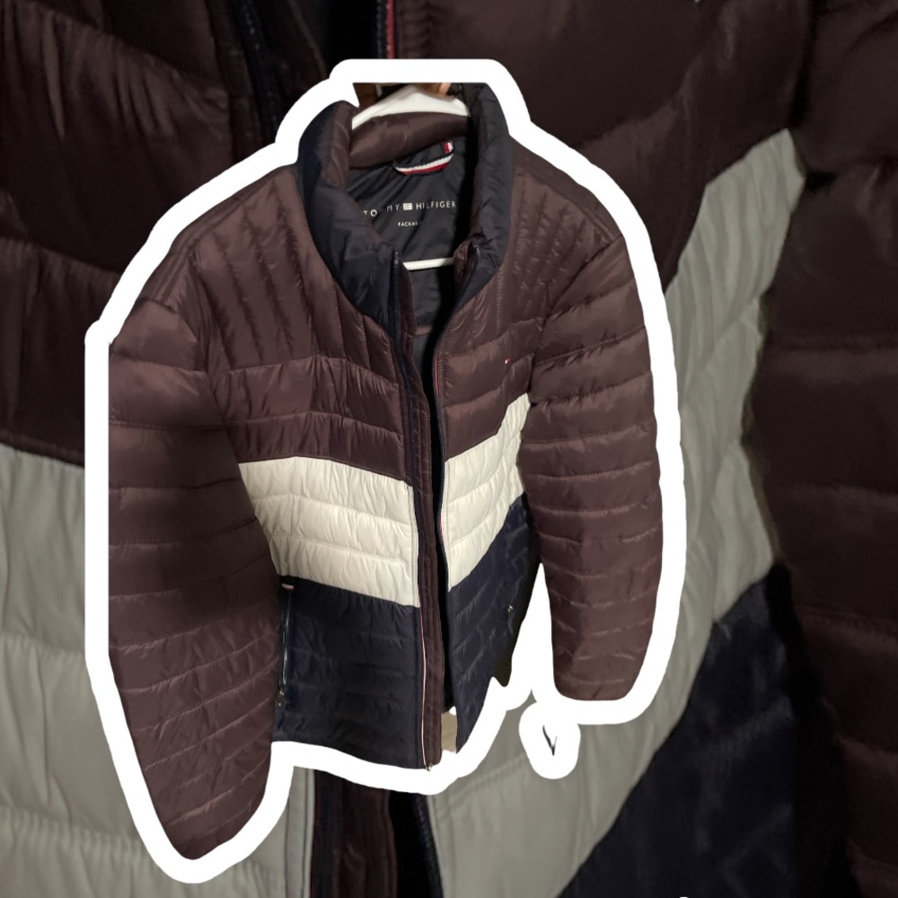 Large Maroon Timmy hilfiger puffer jacket
